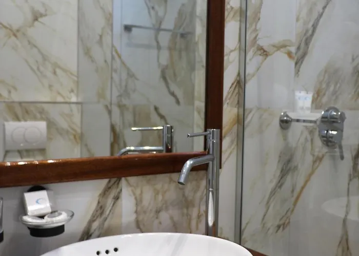 Szálloda Rifat Peshkatari 3*