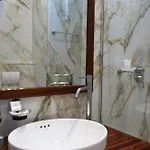 Hotel Rifat Peshkatari 3*